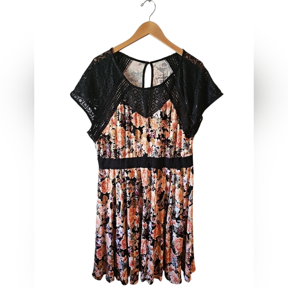 Torrid 2 Floral Black Lace Inset Dress Sz 2X Orange Green Purple - Picture 3 of 6